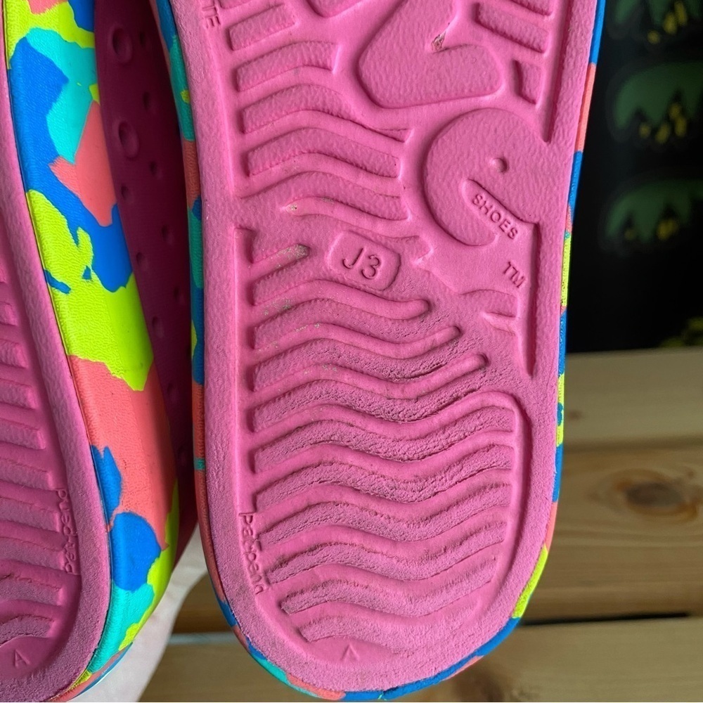 Native Shock Pink Marbled Jefferson Waterproof Shoes 3 - Picture 13 of 13